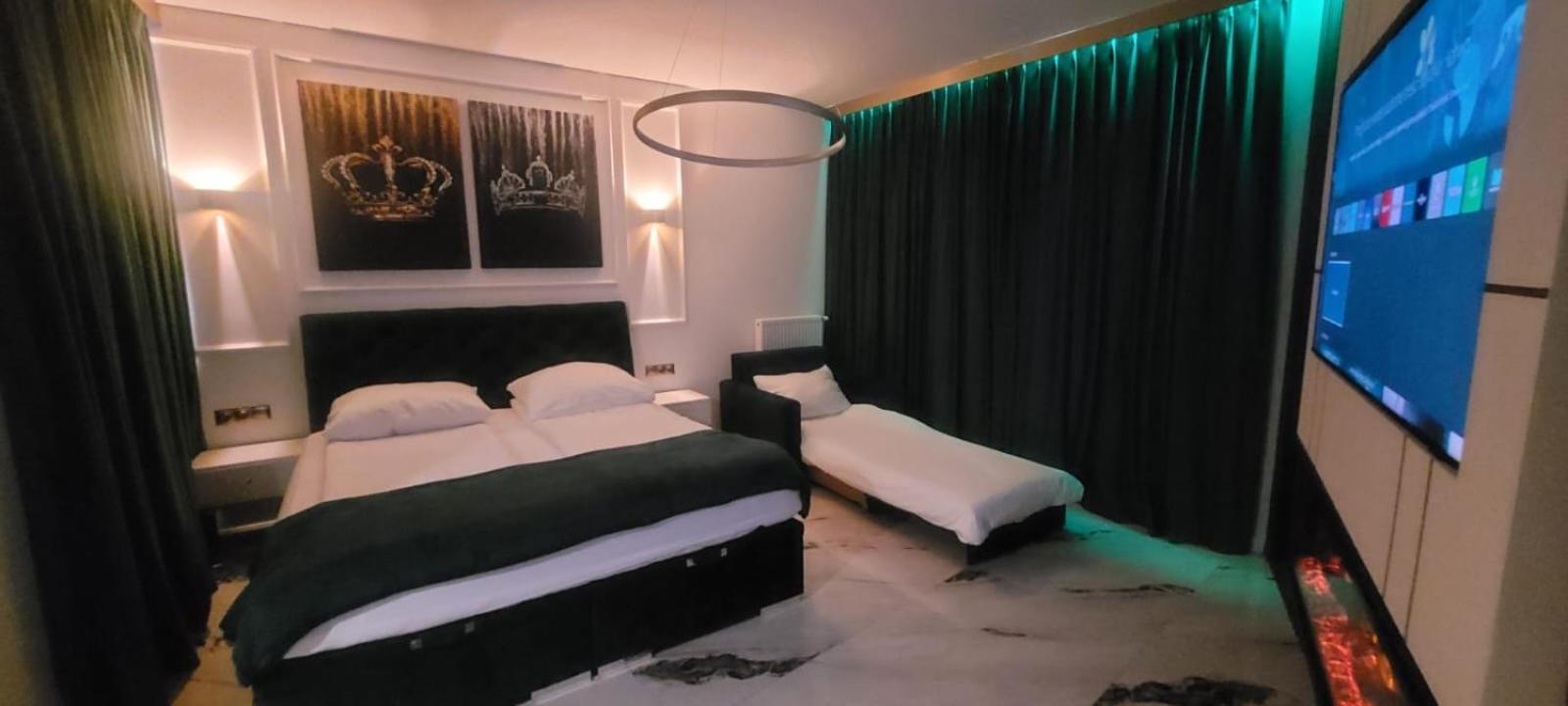 Hanza Tower King & Apartment *