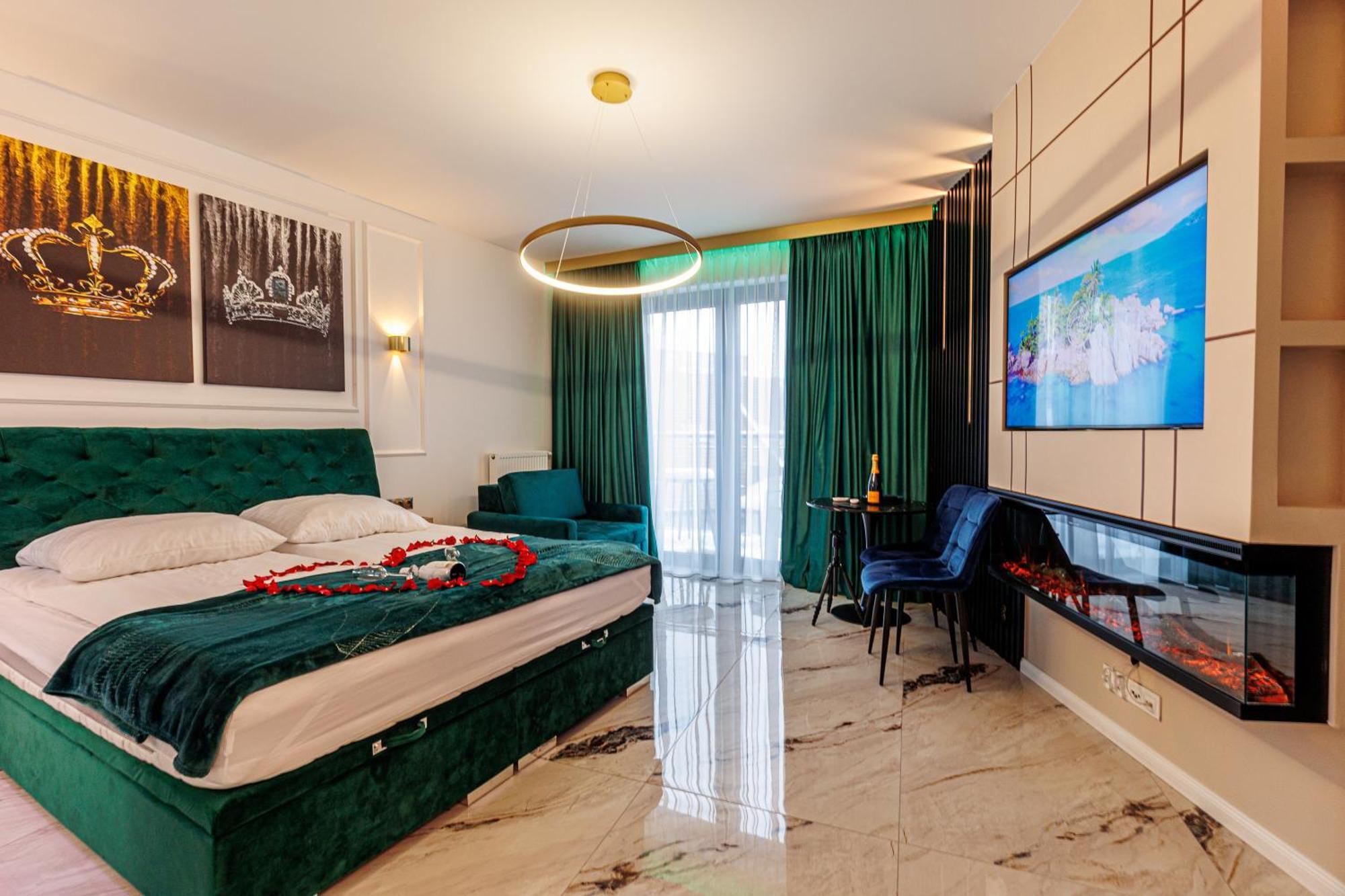 Hanza Tower King & Apartment